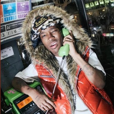 math1etic's profile picture. A💟 | #ThunderUp | #UCIPride | #WWE | #FN