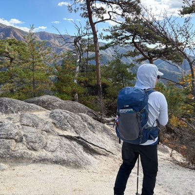 yukkiy3030's profile picture. 登山歴6年。穂高登りたいけど高い所は苦手。富士山が見える山が好き🗻 「愚者は経験に学び、賢者は歴史に学ぶ」／あれは非接種