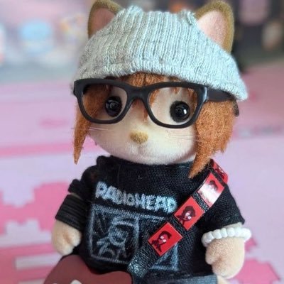 ThreeCheers4Lie's profile picture. they/he| leftist | trans and proud | silly goth 🇺🇦🇵🇱🇸🇰🇸🇮