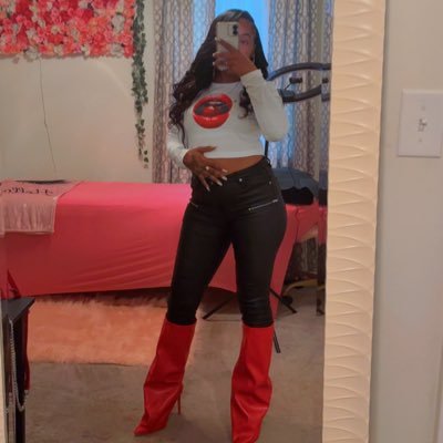 foreverpooh_'s profile picture. GOD✝️ twentyFINE✨ GirlMOM💕 LOVE💙 PI$CES♓️