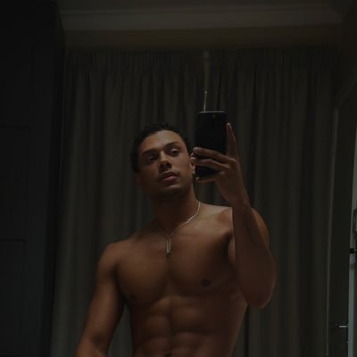 CV3YR0N's profile picture. 