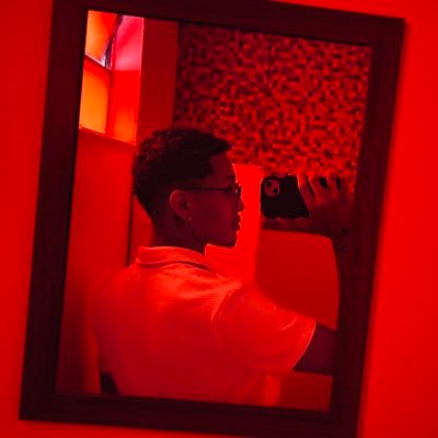 mathxj_'s profile picture. •surtos e verdades.