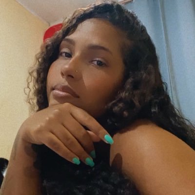 souzajhennyfee's profile picture. 