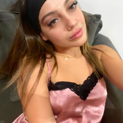 ItsPrettyHailey's profile picture. i wanna  meet someone come here 👇🏼 ˗ˏˋ ♡ ˎˊ˗