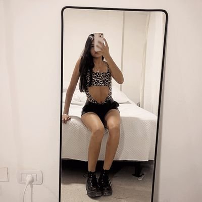 valenfullonee's profile picture. 