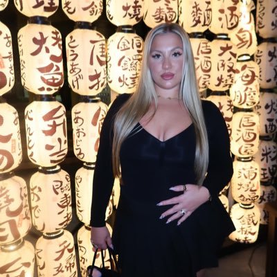 docknadine's profile picture. All your exes know I like my O's with a V in the middle #OVO