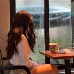 Tueati951's profile picture. 