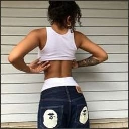 awhiesu24977's profile picture. 