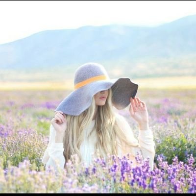 hyeeza3's profile picture. as long as you know who you are, there is nothing to prove