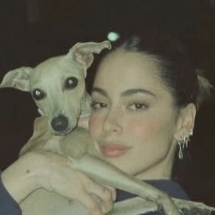 steereyftini's profile picture. y te sigo amando hasta los huesos