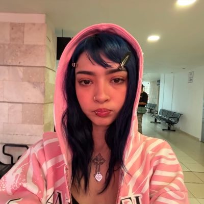 divineashty's profile picture. 