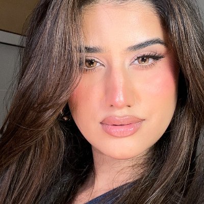 aaryasin0n1's profile picture. Empowered to inspire and be inspired.