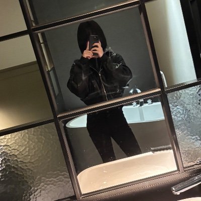 jgl2644's profile picture. 168 51 2n