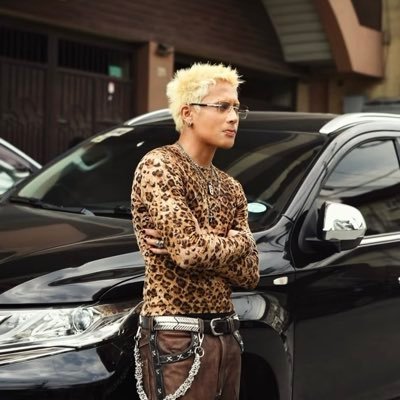 fjsmnv_'s profile picture. where ppop lives rent-free in my heart.