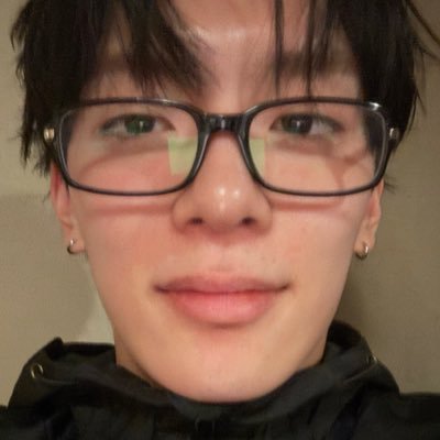 chenkaiwenz's profile picture. certified long-chin hater