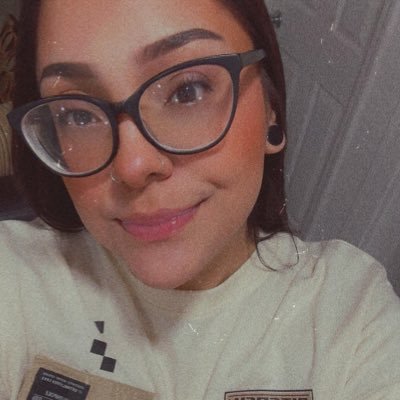 Xalvy_'s profile picture. Cristal here! just a 30 year old going through life ✿