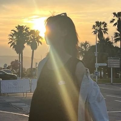 runweebs's profile picture. ga tau ni akun apa