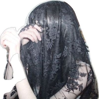 nyctophiilie's profile picture. @cinegrafismo
me alimento do que me sobrou