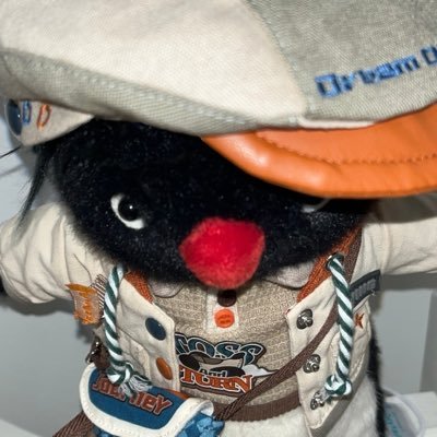 hh82373722's profile picture. 