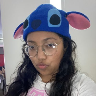 sonissedi's profile picture. 🩷💜💙 un ser de luz q a veces hace cortocircuito