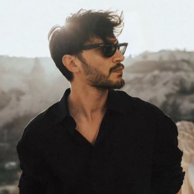 Zuriatimranshah's profile picture. اک دوست حبیب ابن مظاہر سا عطا کر❤️