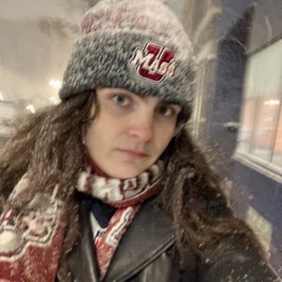 LillianaFuture's profile picture. unhinged boston sports homer | beautiful alcoholic princess | mon mothma stan account | between the darkness and the dawn, there rises a red star