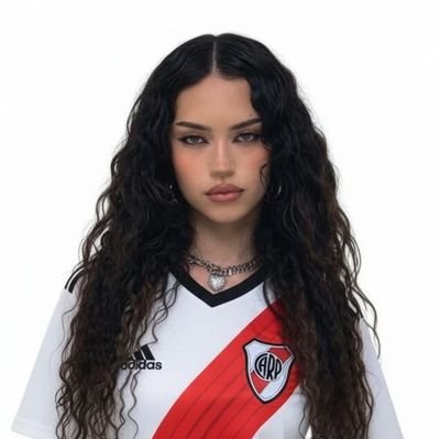 danielaaksy's profile picture. 🛡️ 👑🗝