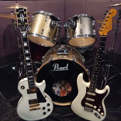 CCPdQRrOQSGJT5r's profile picture. 筋トレ垢です、無言フォローご容赦ください。外回りポンコツ営業です。デブは嫌いと言われて我流でダイエット開始。体重80kg→60kgくらいになりぶっ倒れ入院→退院→退職→黒い会社に入社→ジムに入会→ベンチとダンベル購入→コロナ罹患でまた太る→諸事情で筋トレお休み中(ToT)

#筋トレ #筋トレ初心者