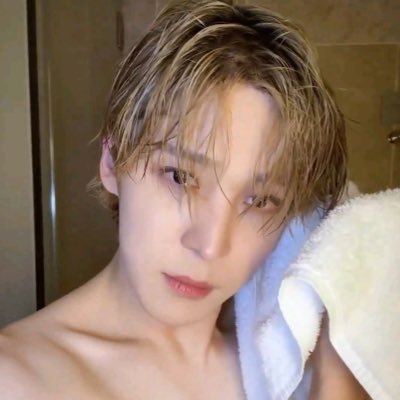 L1NUZ0's profile picture. d1 yaoi freak