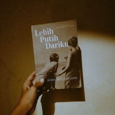 run_rabit_'s profile picture. Call me Cassy 🍉 | old books, coffee and peaceful dreams 🍂📖✨ places forget, stories remember. Homophobia DNI. slow respon ☕
🍁 cr: -