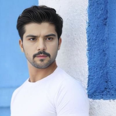 u98506's profile picture. طالب جامعي- هندسة گهرباء⚡ صاحب معدل 97% في السادس العلمي | كَائِن شِيعِي بَيْنَ التَّارِيخ وَالرُّوح