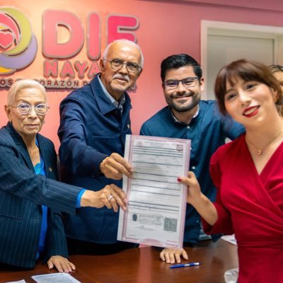 AlfredoRami24's profile picture. "Recuerda que no estás solo, hay una comunidad entera apoyándote y luchando a tu lado." 🏳️‍🌈❤️