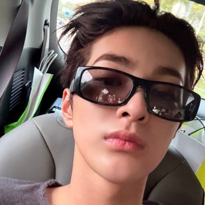 linhvincent28's profile picture. Love is a maze damn but you is amaze yeah | APOBANGPO |🦁⚔️ |BLADE 🔛🔝 OF ME