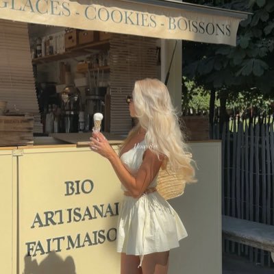 1louy8's profile picture. لا تَجدني في شخص آخر ، وهذهِ هزيمتك..