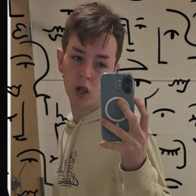 jalenmacc's profile picture. 19 | he/they | formerly @httpjalen 😀