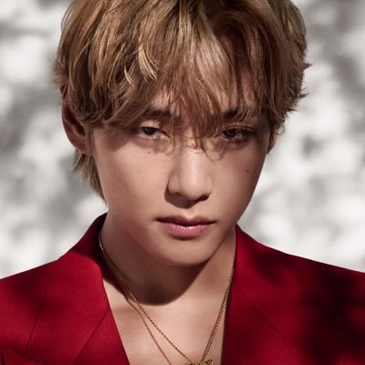 godxportor's profile picture. 김태린 (n.) La vie est un livre, et je choisis d’écrire chaque page avec courage