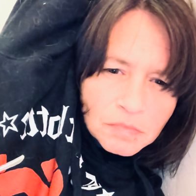 DSkusH38's profile picture. i fall to pieces -Pasty Cline