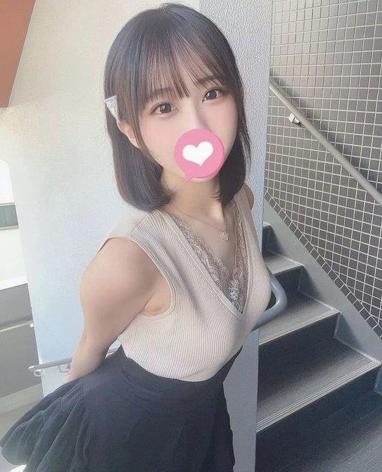 salamna379731's profile picture. 既婚ですが夫とはレス気味でさみしいです🌷ふつうの主婦ですが気の合う人とお話したい🐰安心してやりとりできる人がいい💭フォロワー限定でDM返してます🤍本人対応です