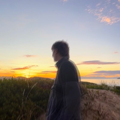 azh_ecom's profile picture. Building brands at 16