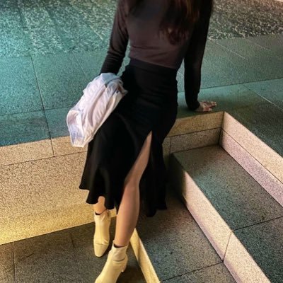 yurukodayo12's profile picture. 姫って呼ばれてるただの人妻💍姫に忠誠を誓ってくれる？