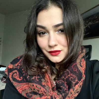 llarviiya's profile picture. ⚖️👩🏻‍⚖️