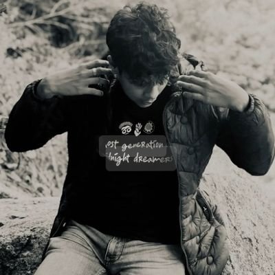 SumitRagha51405's profile picture. ⚔️सनातनी राजपूत 🚩
| धर्मो रक्षति रक्षितः
मिट्टी में घुल जाएँगे, झुकेंगे नहीं 🗡🚩 🙏