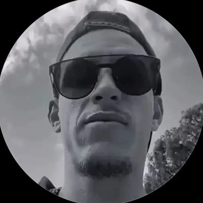 d2oihi3's profile picture. اذا الاهلي مرض فيني عسى الله لا يشفيني 💚💚💚😍😍https://t.co/fSVX3JYzow