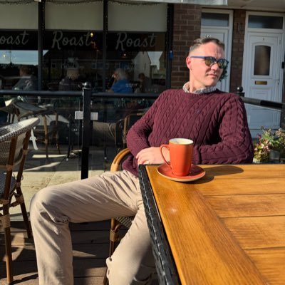 CalamSmithson's profile picture. Semper patriæ servire præsto (Always ready to serve my country) Я не здамся без бою! Слава Україні!