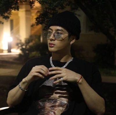 dqoauin's profile picture. closed.