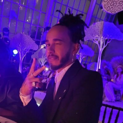 xndam1lton's profile picture. your xnda cult leader | #TeamLH & #MB72 🖤