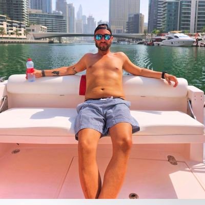 GuidoRavaz's profile picture. ✈🐾#Weareacmilan 🔴⚫️- since 86 - love Travelling✈️ - Instag: guidoravaz 
- Italy- Legnano