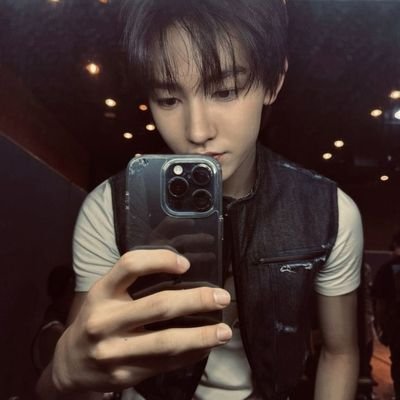 eternaldess's profile picture. 