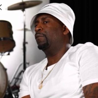 LulTwin's profile picture. Just tryna stay thurl