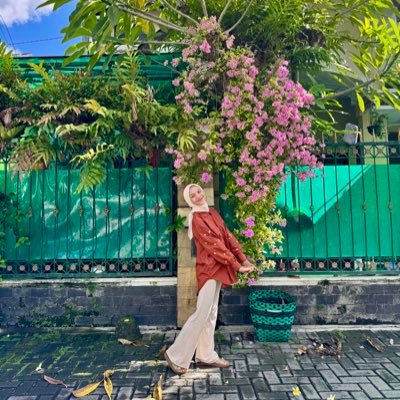 flepybrd's profile picture. Solitude//